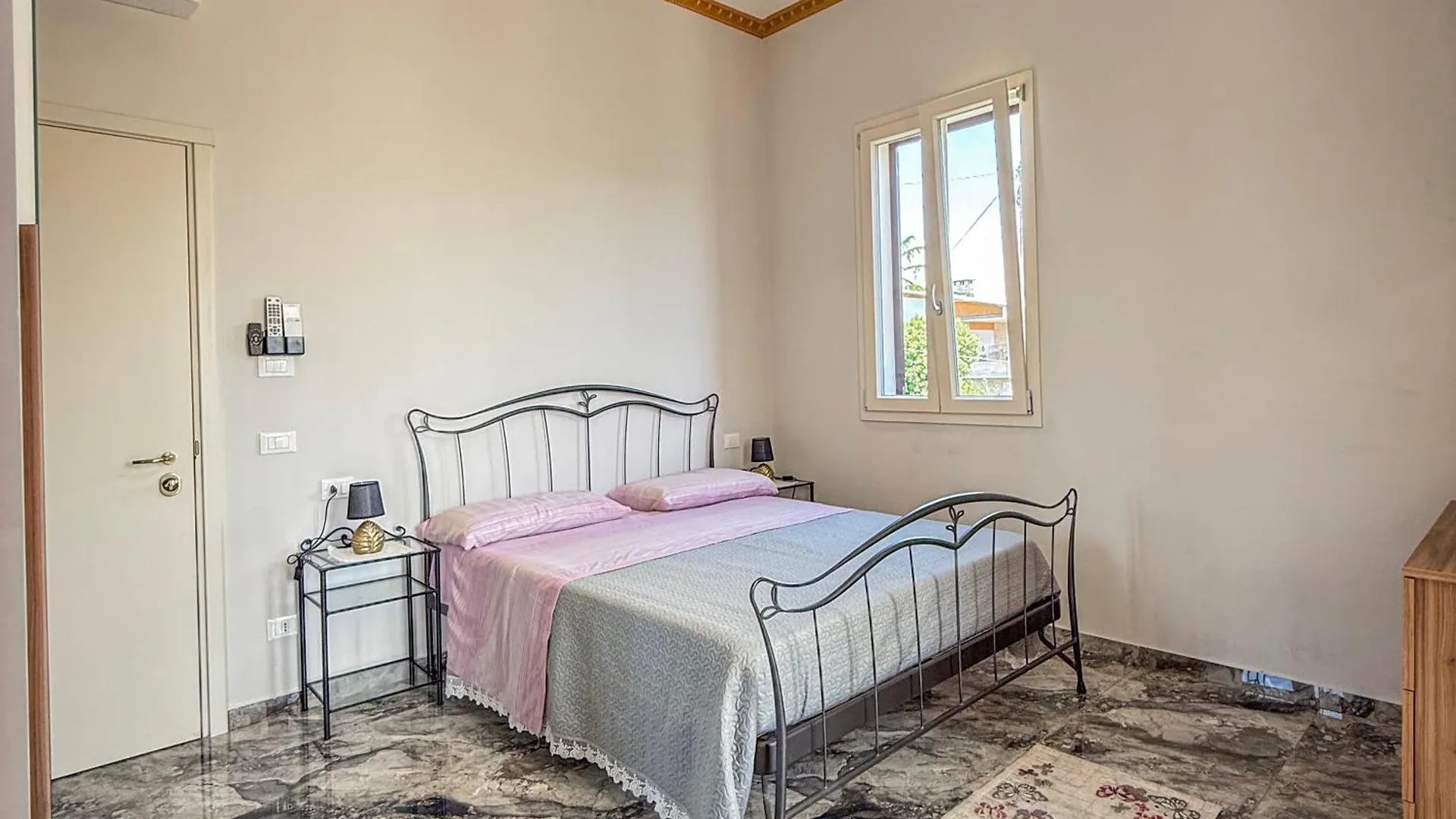 Villa Miky - Via Francigena Altopascio Orentano Penzion